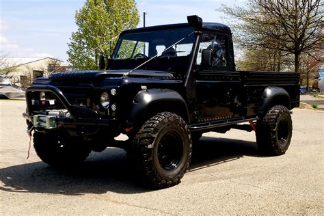 1991 LAND ROVER DEFENDER 110 CUSTOM PICKUP - Front 3/4 - 219823