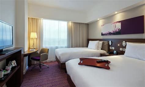 Rooms at Hampton by Hilton London Gatwick Airport