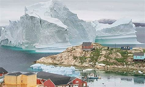 Huge iceberg off Greenland sparks fears of tsunami - World - DAWN.COM