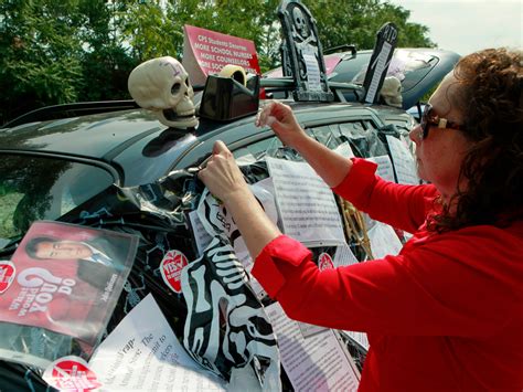 Chicago teachers strike to enter second week - CBS News