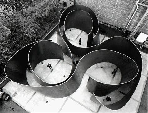 Richard Serra: the American sculptor cutting up space-time with steel ...