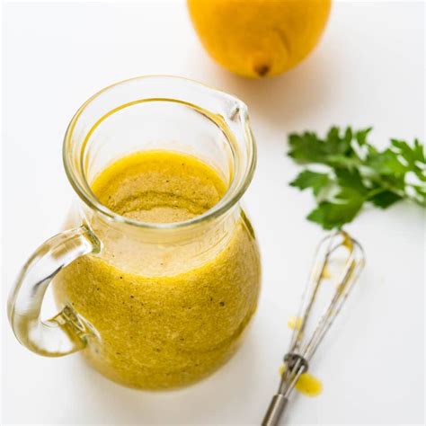 Simple Lemon Vinaigrette - Garlic & Zest