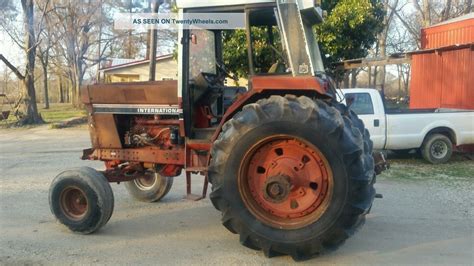 International 1086 Farm Tractor