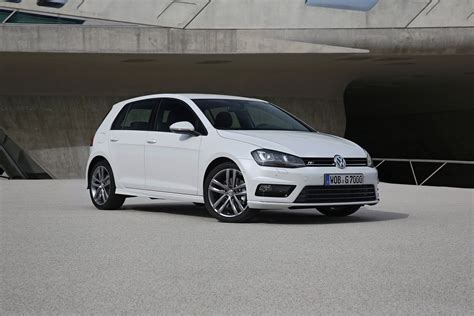 Volkswagen introduces new Golf Mk7 R-Line packages Volkswagen_Golf_mk7_R-line_02 - Paul Tan's ...