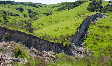 New Zealand earthquake aftermath: Huge formation created by moving ...