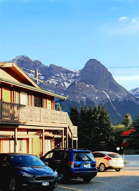 Rundle Mountain Lodge