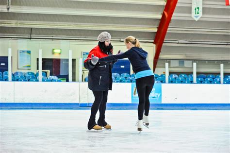 Ice Skating For Beginners - Ice Skating Lessons London