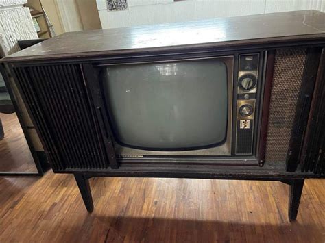 Vintage TV - Television Set, TV & Home Appliances, TV & Entertainment, TV on Carousell