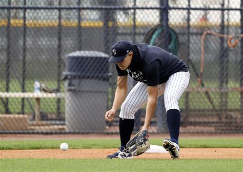 The Yankees update the status of two injured infielders