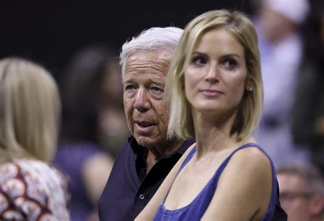 Patriots Owner Robert Kraft's Wife Is 34 Years Younger Than Him - The Spun