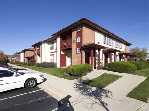 Cedarwood Apartments - Aurora, IL | Apartment Finder