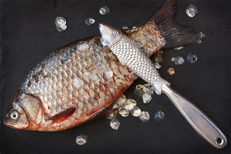 How To Gut & Scale Fish - Chef Simonetta