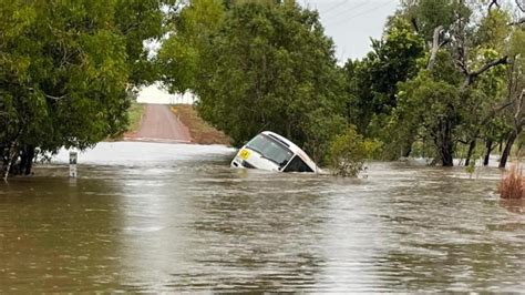 Joshua Humphris: Dad who saved kids from sinking bus in Northern Territory among bravest souls ...