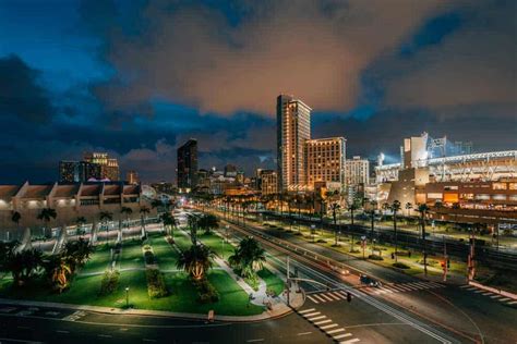 Downtown San Diego: What to See + Where to Eat, Drink & Stay