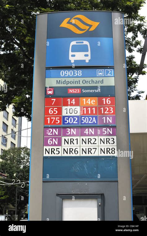 Bus stop on Orchard Road, Singapore Stock Photo - Alamy