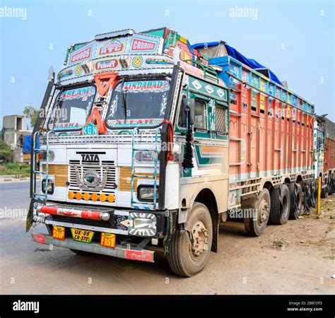 Colourful lorry hi-res stock photography and images - Alamy