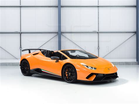 Orange Lamborghini Huracan Performante Spyder