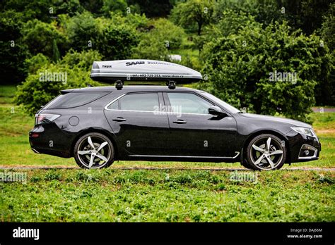 New Saab 9-5 SportCombi Aero, Saab Sport Combi 9-5 Aero 2.0 TTiD Stock Photo - Alamy