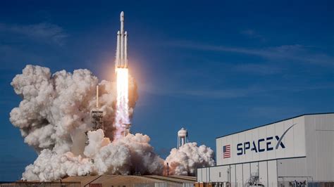 Elon Musk’s SpaceX: A New Era of Commercial Space Exploration ...