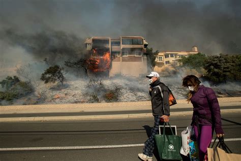 California Fire: Devastating Photos As Flames Tear Through Region | Los Angeles, CA Patch