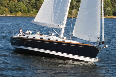 Tartan 4300 Sailboat | Tartan Yachts