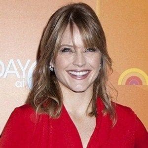 Sara Haines - Bio, Facts, Family | Famous Birthdays