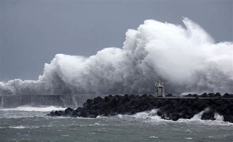 Typhoon Lan Makes Landfall near Cape Shionomisaki, Wakayama Pref. - The ...