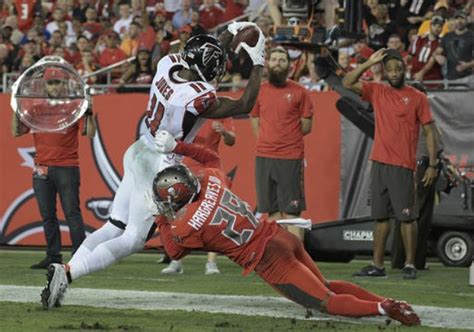 Julio Jones' TD catch highlights his 111-yard game for Atlanta Falcons