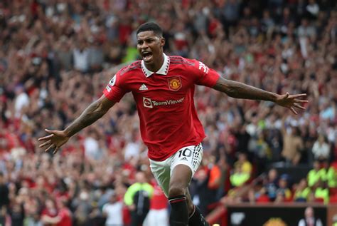 Marcus Rashford looks unstoppable right now, says Ian Wright