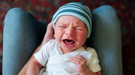 How to Make a Baby Stop Crying - Tips for Soothing a Fussy Newborn