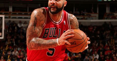 Carlos Boozer Finally Explains His Spray-On Hair Debacle - CBS Chicago