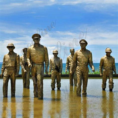 Famous Custom Bronze MacArthur Landing Memorial Statue Replica ...