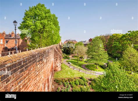 Chester city walls roman hi-res stock photography and images - Alamy