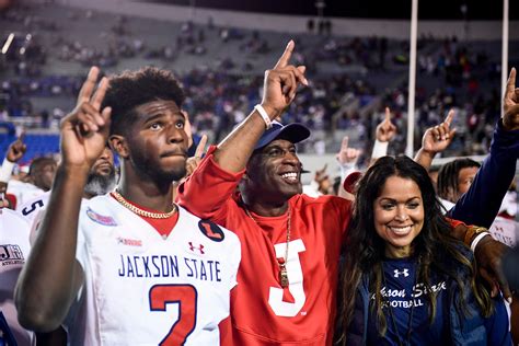 Deion Sanders on Travis Hunter injury: 'He's hurt. He'll be back'