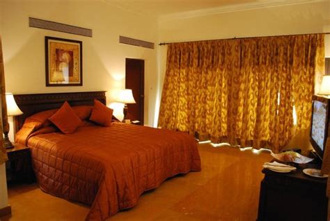 FORT JADHAVGADH (Pune) - Castle Reviews, Photos, Rate Comparison - TripAdvisor