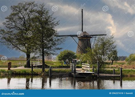 Kinderdijk Windmills - UNESCO Heritage Site in Netherlands Stock Photo ...