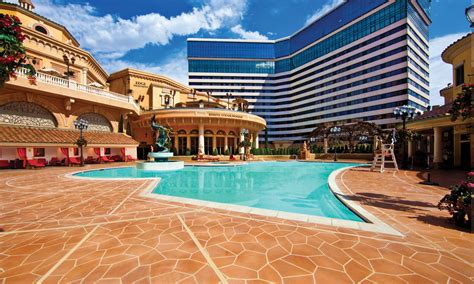 Pools | Luxuries & Amenities at Peppermill Hotel Casino Resort Reno