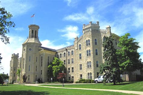 12 Top Colleges and Universities in Illinois