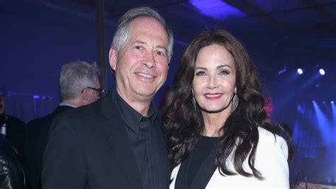 Inside Lynda Carter's Relationship With Husband Robert Altman