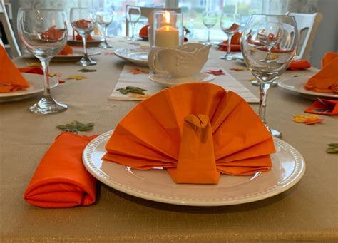 Thanksgiving table setting | Thanksgiving napkins, Thanksgiving napkin ...