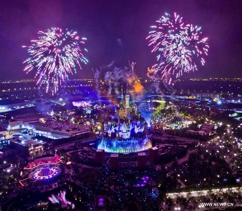 #CHINA-SHANGHAI-DISNEYLAND-FIREWORK SHOW(CN) Disneyland Fireworks ...