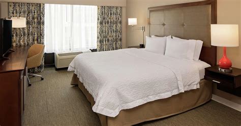 Hampton Inn Louisville Downtown from $86. Louisville Hotel Deals & Reviews - KAYAK