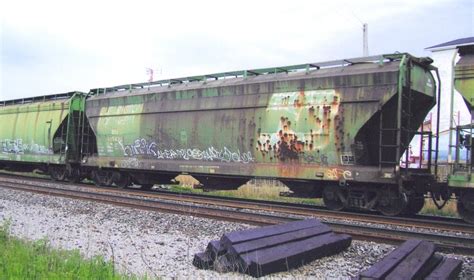 Trackside Treasure: Covered Hopper Train of Thought