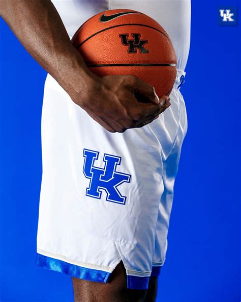 Kentucky Wildcats Unveil New Basketball Uniforms – SportsLogos.Net News