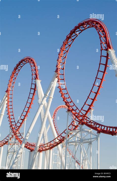 Roller coaster loop hi-res stock photography and images - Alamy