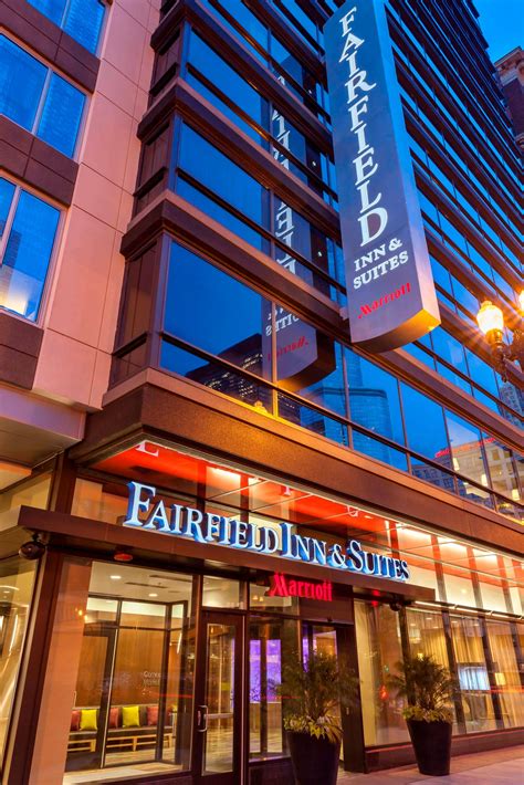 Fairfield Inn & Stes Dwntown/River North- Tourist Class Chicago, IL ...