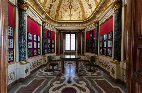 Italy’s Uffizi to welcome visitors with glorious frescoes | Daily Sabah