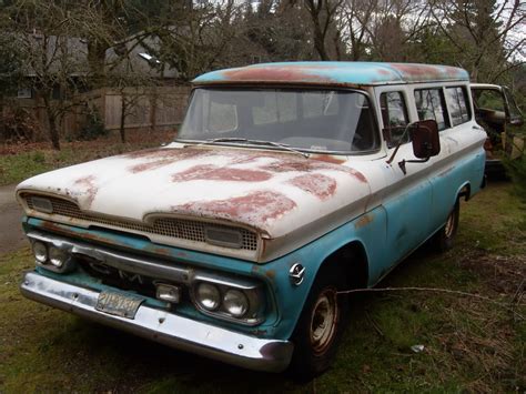 1960 GMC Suburban - Information and photos - MOMENTcar