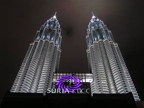 Suria KLCC at night Free Photo Download | FreeImages