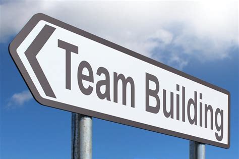 Team Building - Free of Charge Creative Commons Highway Sign image